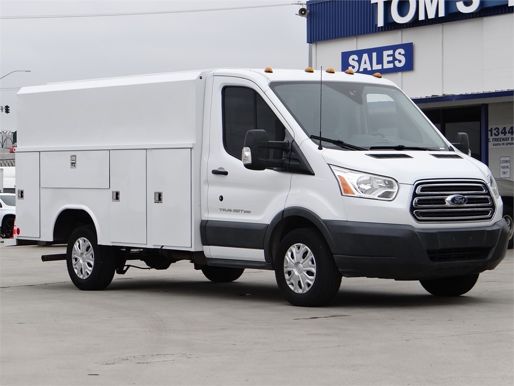 Pre-Owned 2015 Ford Transit Cutaway T-250 138 9000 GVWR SRW truck in ...